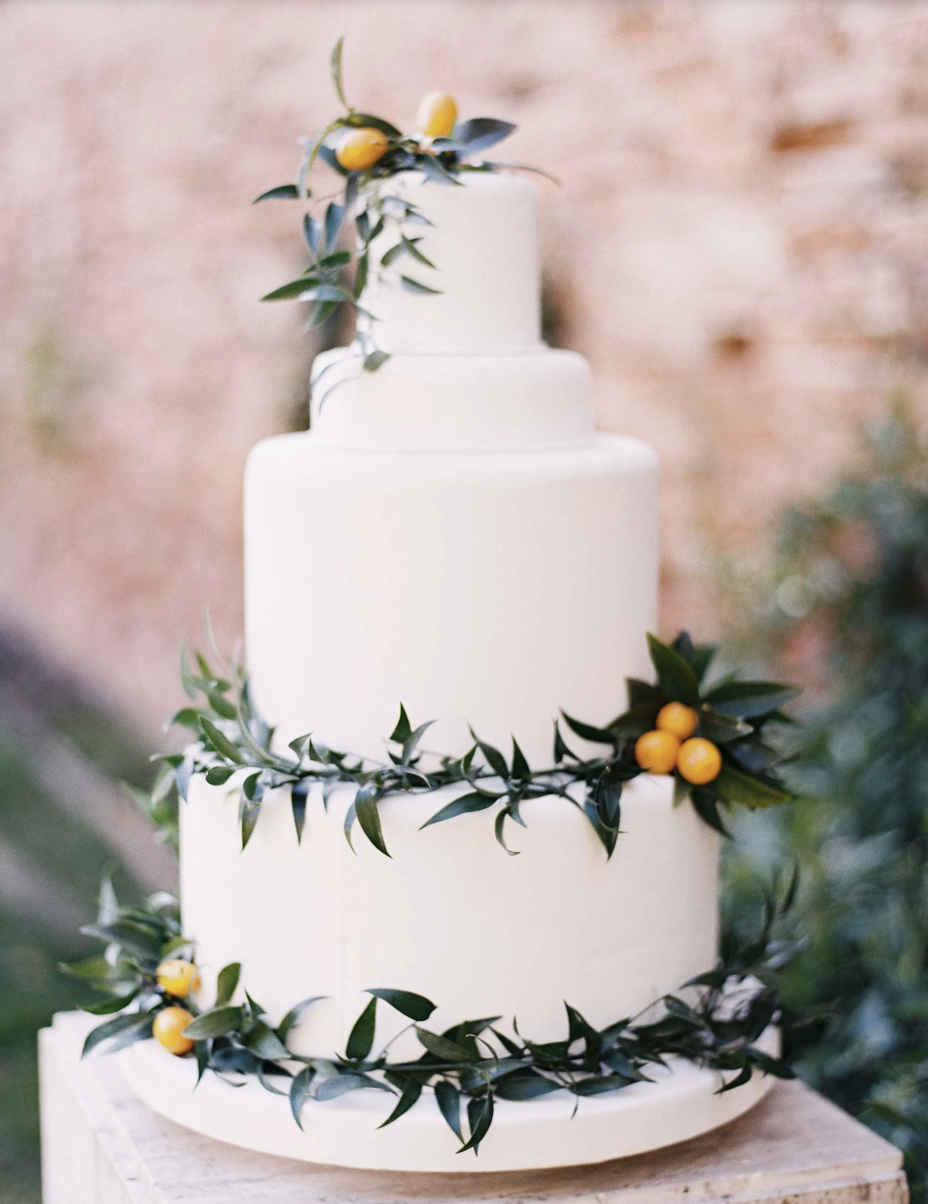 Weddingテーマ別 オリジナルケーキアイデア シックなウェディング ナチュラルウェディング パーソナルなケーキを マーサ スチュワート 公式